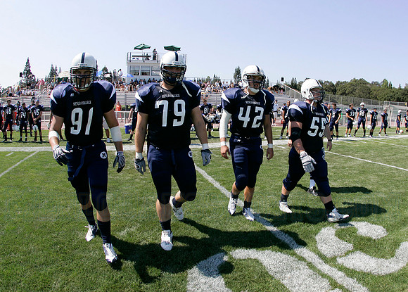 Menlo College Football vs Wisconsin-Stout