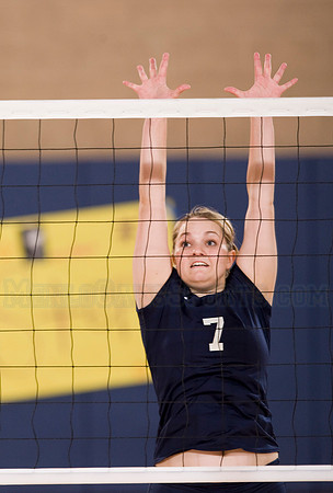 Lady Oaks Volleyball