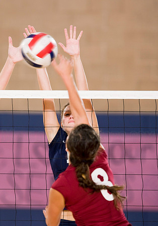 Lady Oaks Volleyball