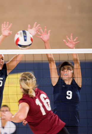 Lady Oaks Volleyball